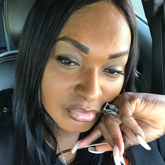 Meet your Posher, Dia - Picture 2 of 2